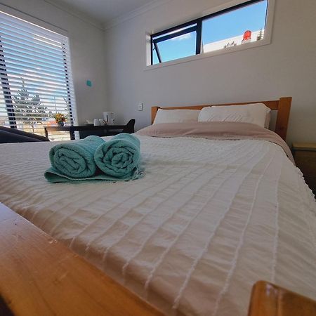 The Red Door Homestay Hamilton Exterior photo