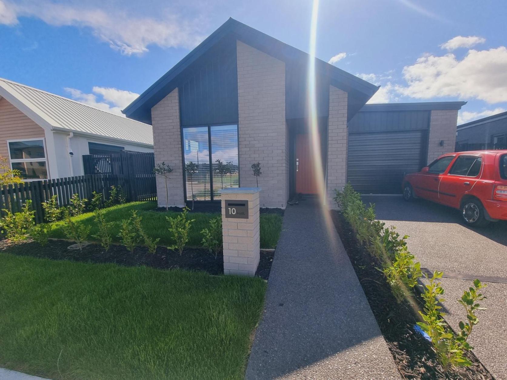 The Red Door Homestay Hamilton Exterior photo